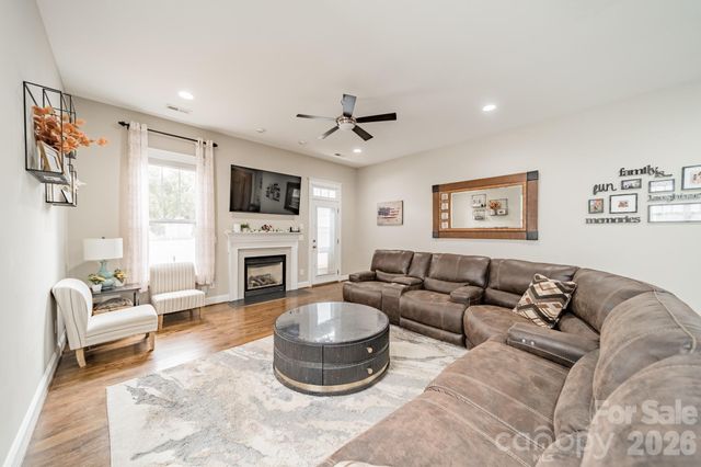 15328 Barnsbury Drive, Huntersville, NC 28078