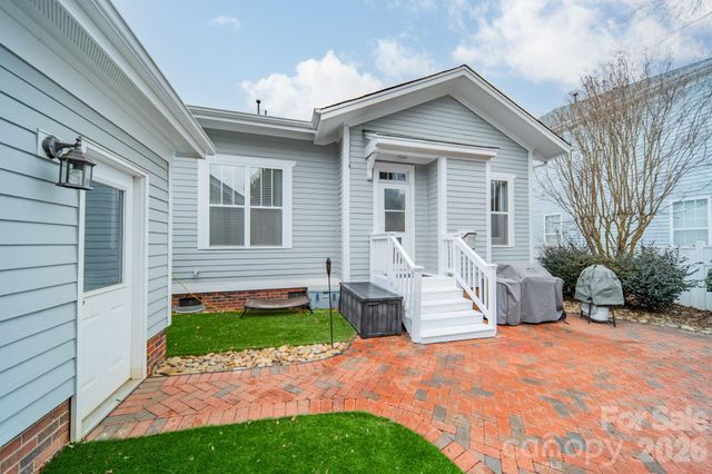 15328 Barnsbury Drive, Huntersville, NC 28078