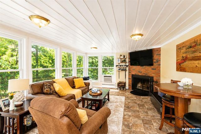 23 Algonquin Avenue, Rockaway Township, NJ 07866