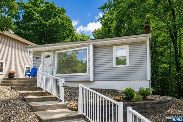 23 Algonquin Avenue, Rockaway Township, NJ 07866