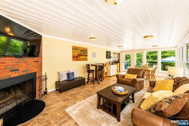 23 Algonquin Avenue, Rockaway Township, NJ 07866