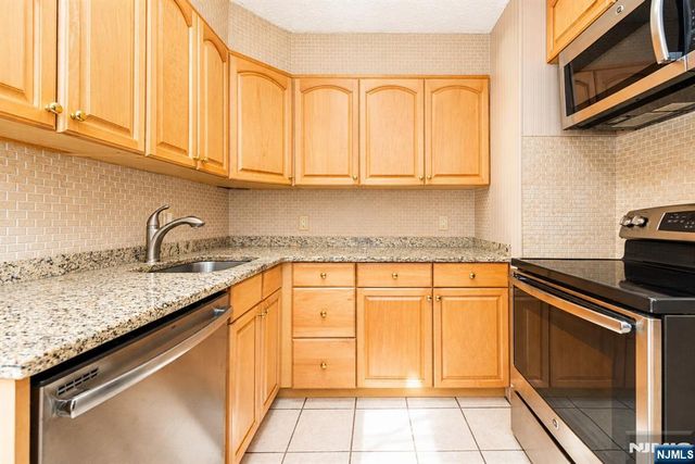 23 Algonquin Avenue, Rockaway Township, NJ 07866