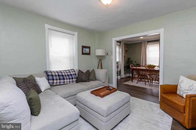 206 SHEAS TER, Ardmore, PA 19003