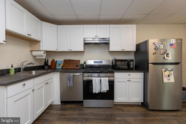 206 SHEAS TER, Ardmore, PA 19003