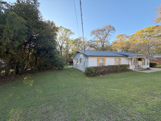 179 Dogwood St, Midland City, AL 36350