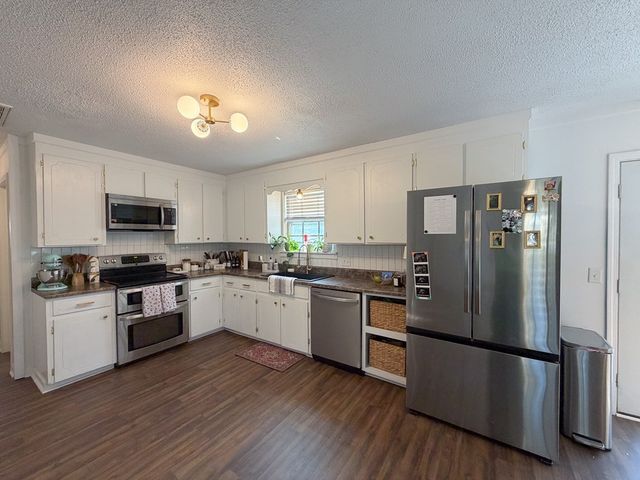 179 Dogwood St, Midland City, AL 36350