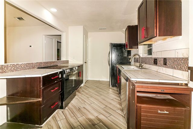9579 Quetzal St, Corpus Christi, TX 78418