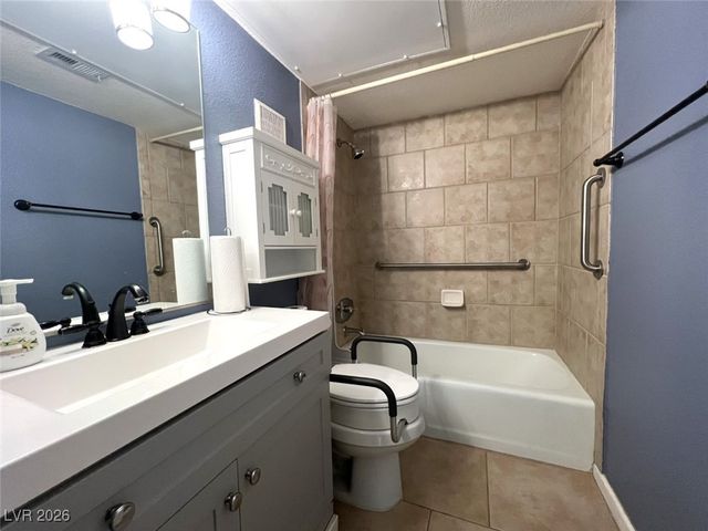 669 Oakmont Avenue 3701, Las Vegas, NV 89109