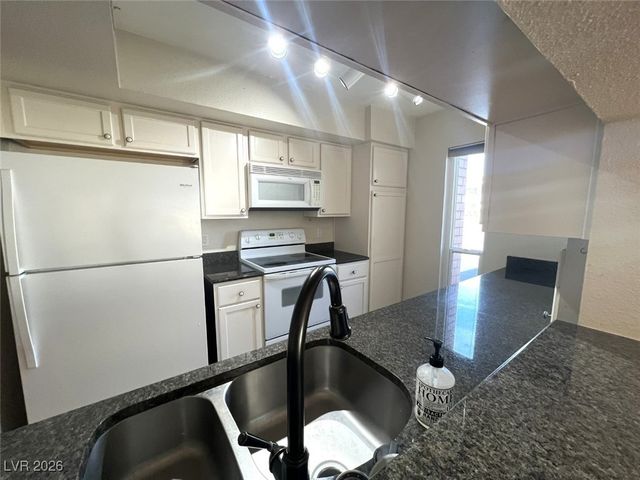 669 Oakmont Avenue 3701, Las Vegas, NV 89109