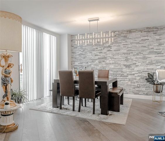 806 Harmon Cove Tower 806, Secaucus, NJ 07094