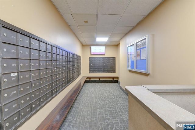 806 Harmon Cove Tower 806, Secaucus, NJ 07094