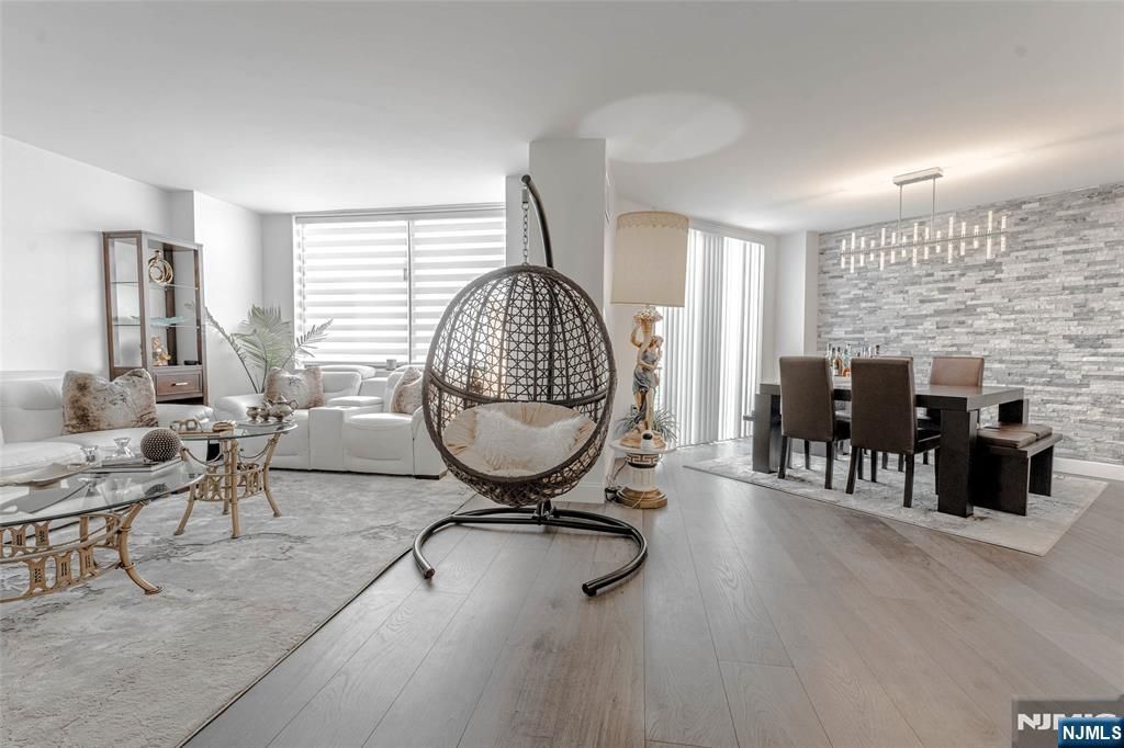 806 Harmon Cove Tower 806, Secaucus, NJ 07094