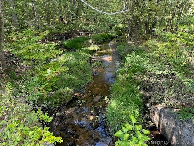 87 Fort Shantok Road, Montville, CT 06382