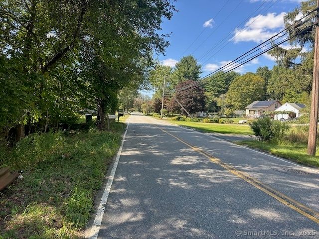 87 Fort Shantok Road, Montville, CT 06382