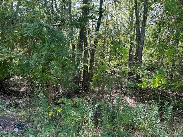 87 Fort Shantok Road, Montville, CT 06382
