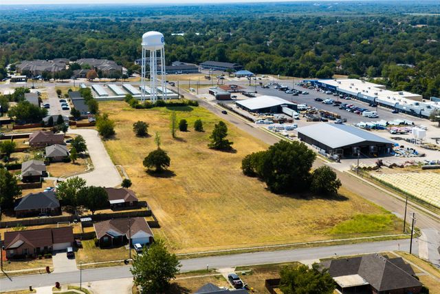 2301 Mangum Street, Commerce, TX 75428