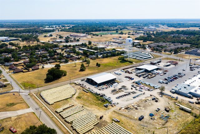 2301 Mangum Street, Commerce, TX 75428