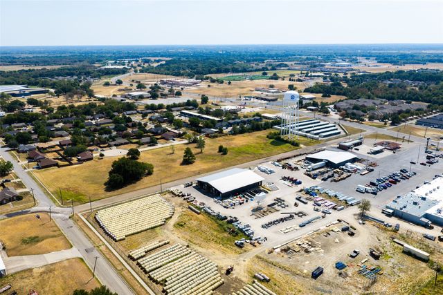 2301 Mangum Street, Commerce, TX 75428