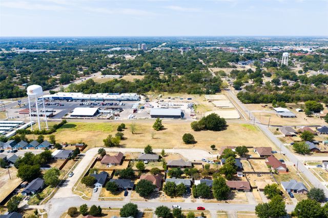 2301 Mangum Street, Commerce, TX 75428