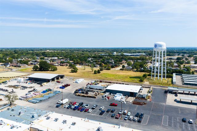 2301 Mangum Street, Commerce, TX 75428