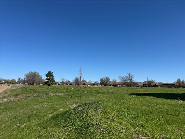 2301 Mangum Street, Commerce, TX 75428