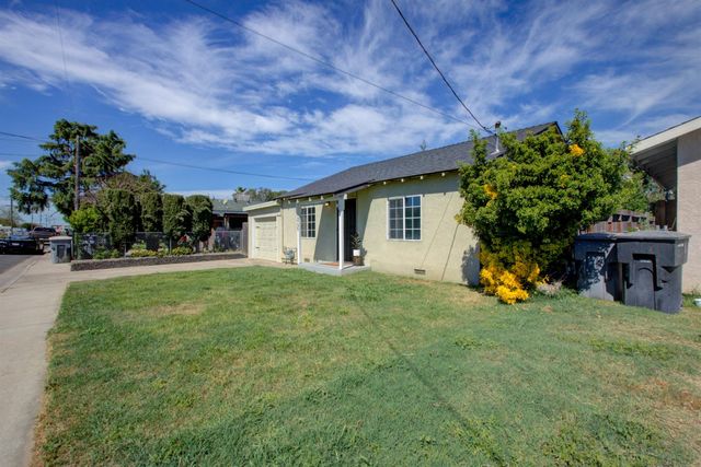 3735 Texas Ave, Riverbank, CA 95367