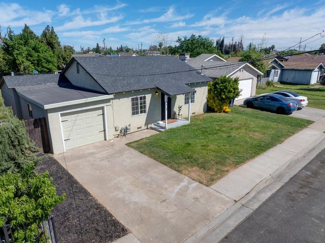 3735 Texas Ave, Riverbank, CA 95367