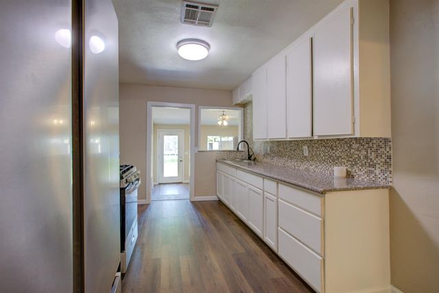 3735 Texas Ave, Riverbank, CA 95367