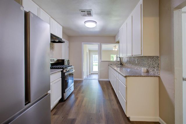 3735 Texas Ave, Riverbank, CA 95367