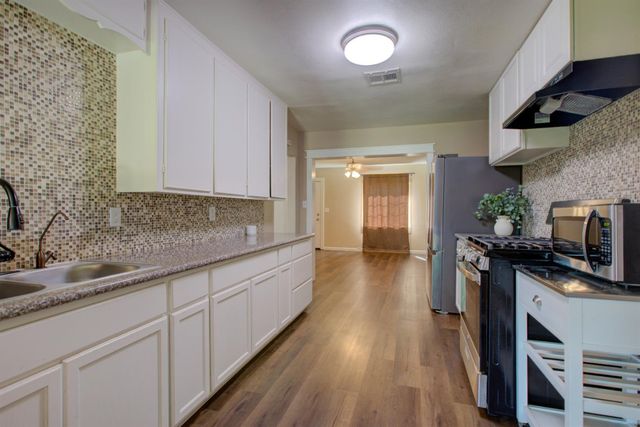 3735 Texas Ave, Riverbank, CA 95367