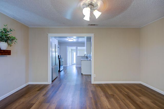 3735 Texas Ave, Riverbank, CA 95367