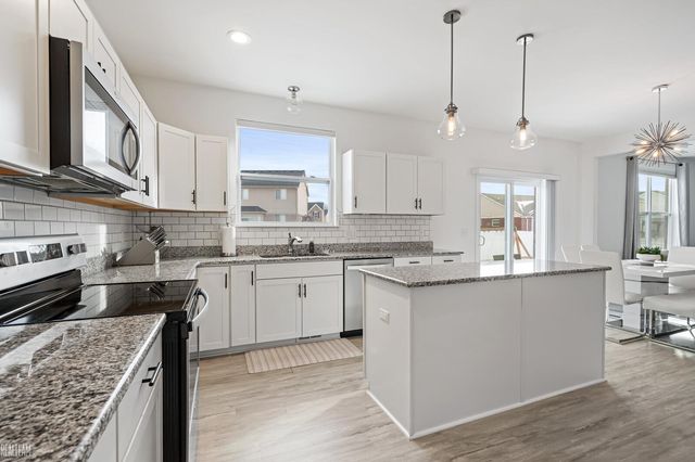 48284 Stapleton Avenue, Macomb, MI 48042