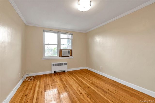 275 Maple Avenue D6, Rockville Centre, NY 11570