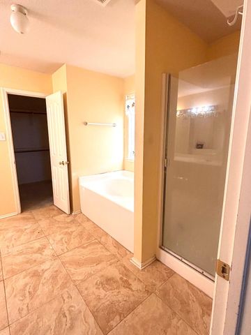 700 Gemstone Trail, Arlington, TX 76002