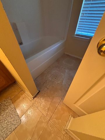 700 Gemstone Trail, Arlington, TX 76002