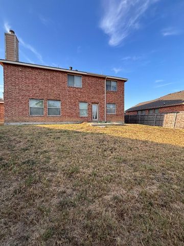 700 Gemstone Trail, Arlington, TX 76002