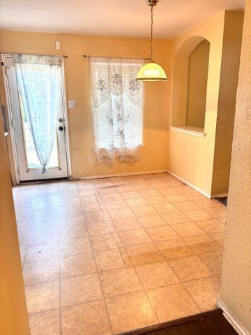 700 Gemstone Trail, Arlington, TX 76002
