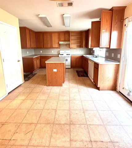 700 Gemstone Trail, Arlington, TX 76002