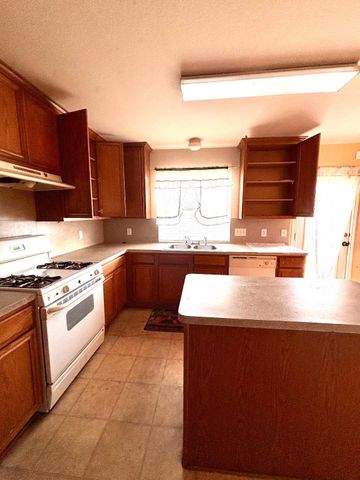 700 Gemstone Trail, Arlington, TX 76002