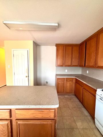 700 Gemstone Trail, Arlington, TX 76002