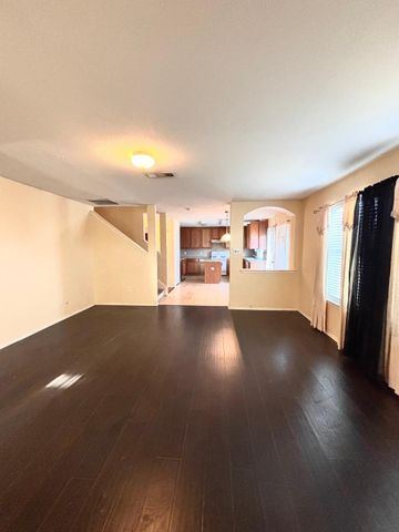 700 Gemstone Trail, Arlington, TX 76002