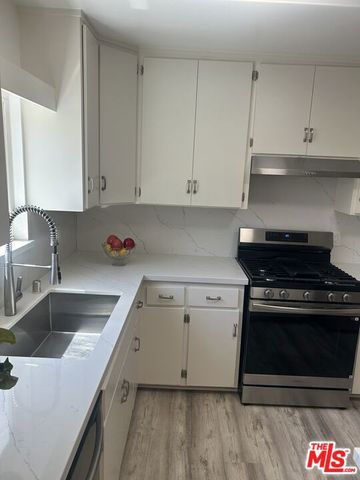 4915 Indian Wood Road 500, Culver City, CA 90230