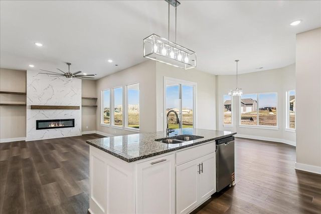 1530 E Appleton St, Valley Center, KS 67147