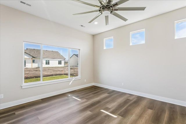 1530 E Appleton St, Valley Center, KS 67147