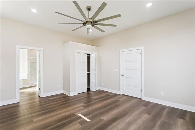 1530 E Appleton St, Valley Center, KS 67147