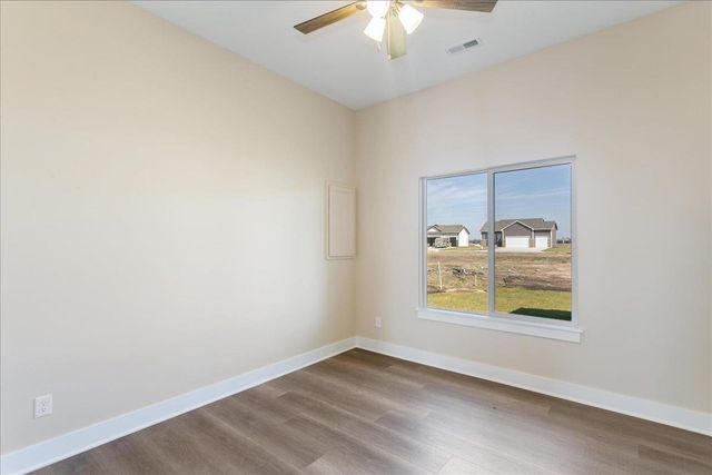 1530 E Appleton St, Valley Center, KS 67147