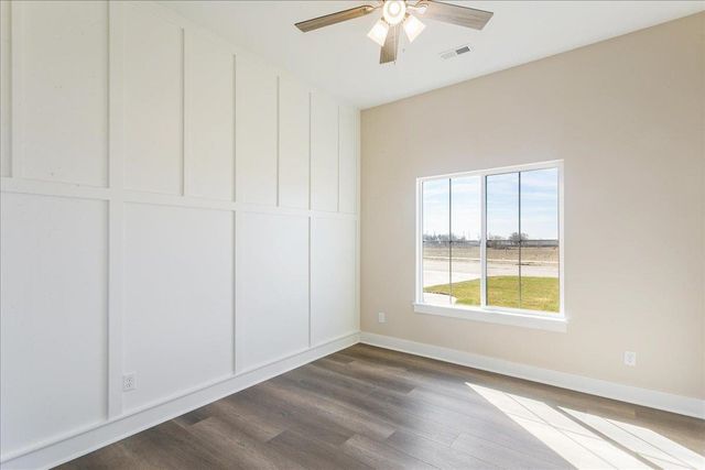 1530 E Appleton St, Valley Center, KS 67147