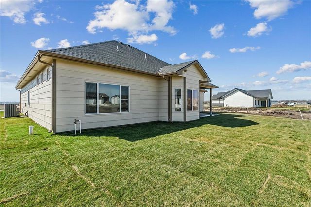 1530 E Appleton St, Valley Center, KS 67147