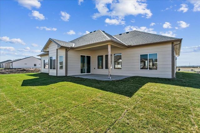 1530 E Appleton St, Valley Center, KS 67147