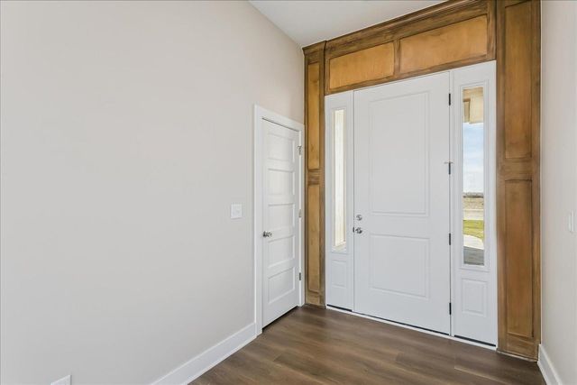 1530 E Appleton St, Valley Center, KS 67147